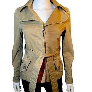 Valentino Trench Coat Sz M Long Sleeves Made in Italy Buttoned Closure Belted
